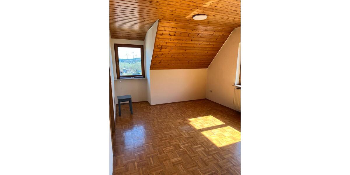 Dachgeschoßwohnung Stimpfach - 3 Zimmer, 85 m&sup2;, 800&euro; | Angebot:26007809