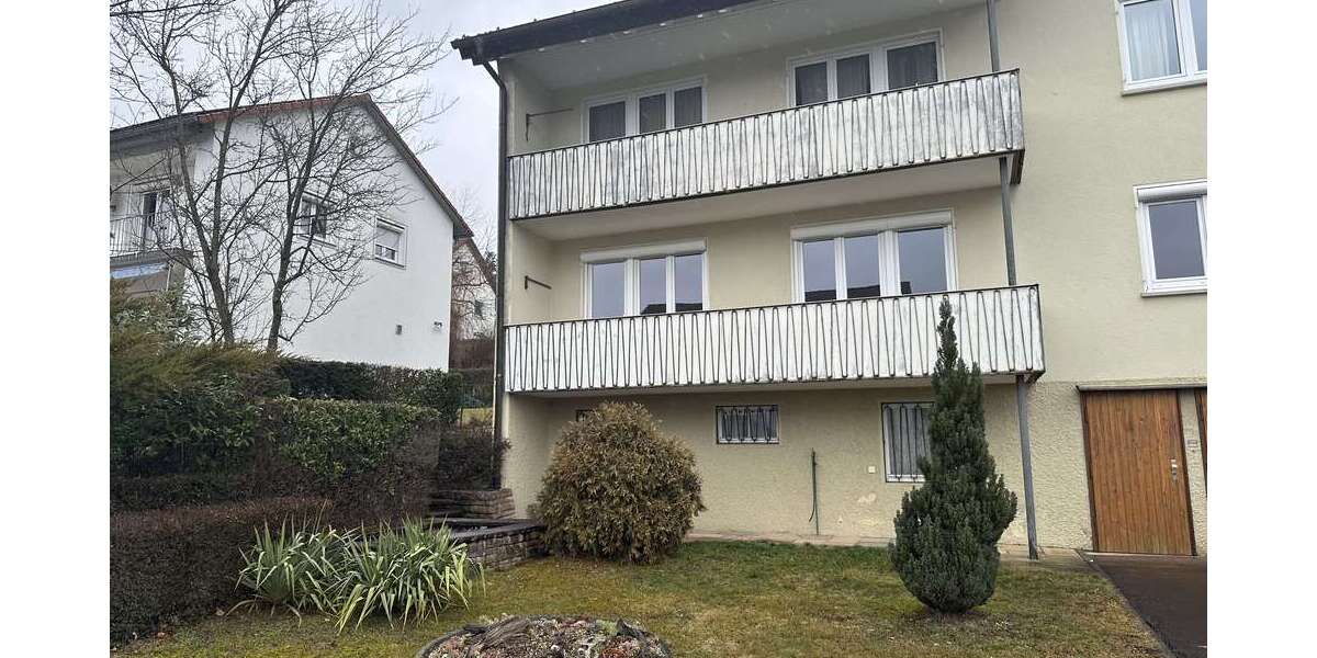 Etagenwohnung Aalen - 4 Zimmer, 90 m&sup2;, 850&euro; | Angebot:26092614
