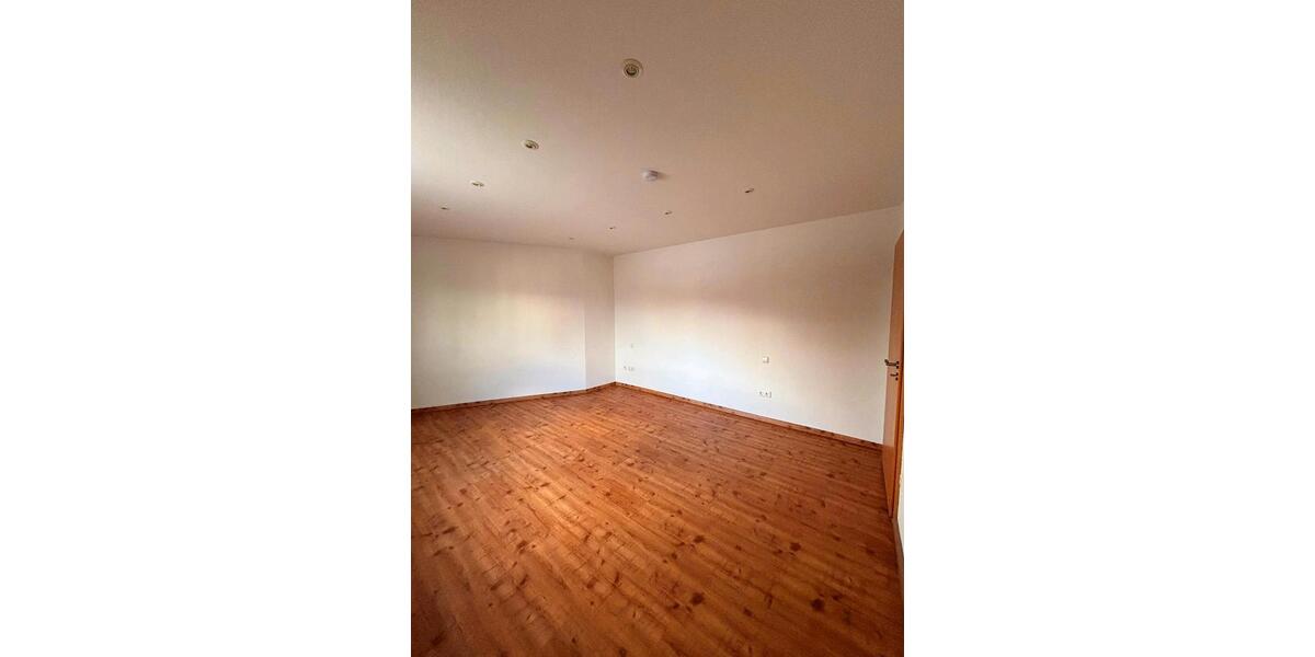 Etagenwohnung Nördlingen - 3 Zimmer, 104 m&sup2;, 920&euro; | Angebot:25968168