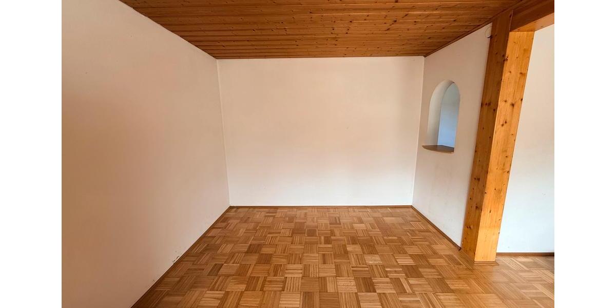 Etagenwohnung Aalen Dewangen - 5 Zimmer, 166 m&sup2;, 1.250&euro; | Angebot:26035415