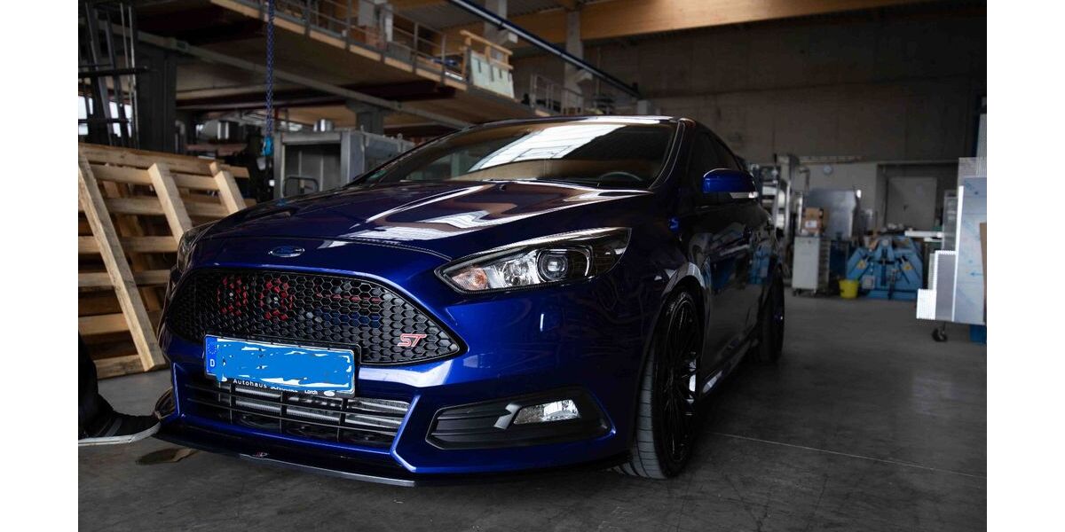 Ford Focus 49.000 km 18.999 &euro; Lorch 73547