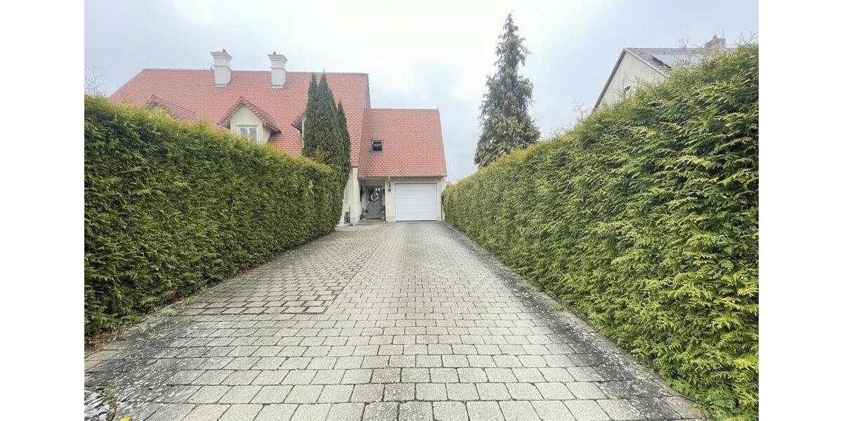 Doppelhaushälfte Nördlingen - 8 Zimmer, 161 m&sup2;, 1.670&euro; | Angebot:26564064