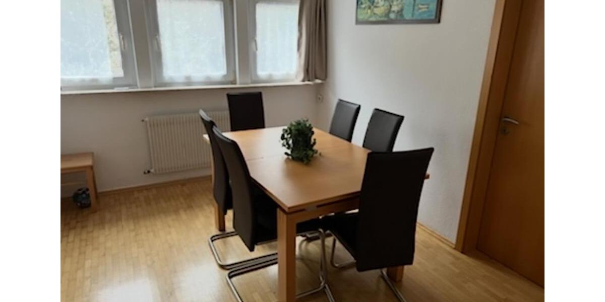 Dachgeschoßwohnung Schwäbisch Gmünd - 5 Zimmer, 150 m&sup2;, 1.000&euro; | Angebot:25053814