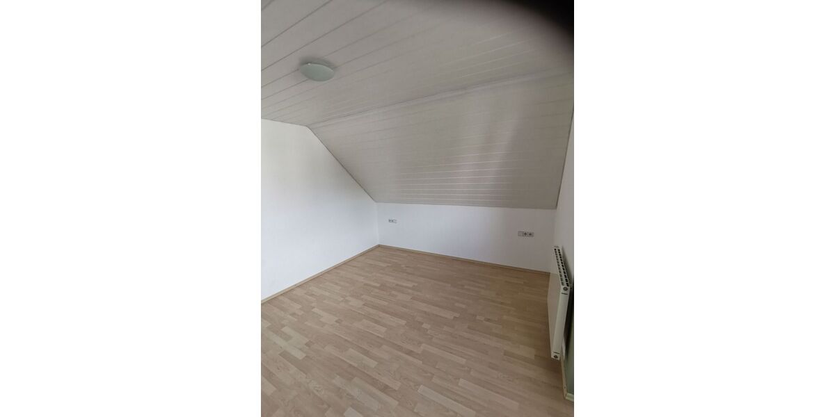 Moderne 4,5-Zimmer Dachgeschosswohnung mit Balkon & EBK - Appartement Schwäbisch Gmünd Bargau | Angebot:27492971