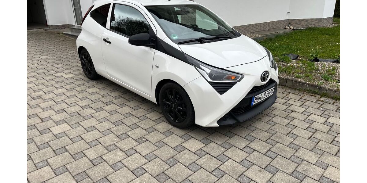 Toyota Aygo (X) 70.000 km 8.800 &euro; Heidenheim 89522
