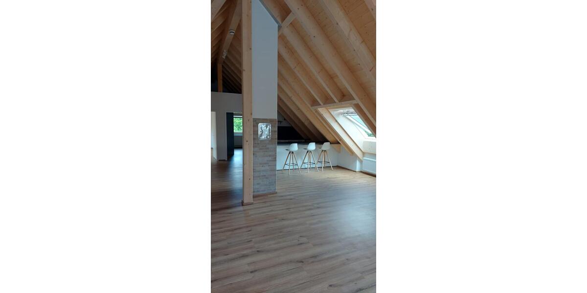 Dachgeschoßwohnung Bartholomä - 3.5 Zimmer, 100 m&sup2;, 950&euro; | Angebot:26625831