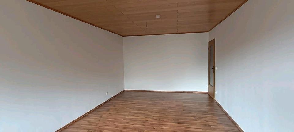 Etagenwohnung Oberkochen - 3 Zimmer, 77 m&sup2;, 1.100&euro; | Angebot:25883443