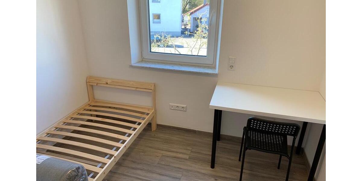 Reihenhaus Schwäbisch Gmünd - 8 Zimmer, 140 m&sup2;, 1.500&euro; | Angebot:27618942
