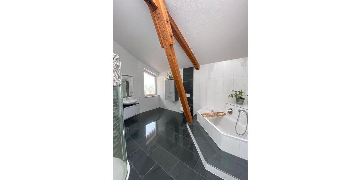 Etagenwohnung Lauchheim - 4 Zimmer, 200 m&sup2;, 1.400&euro; | Angebot:26036021