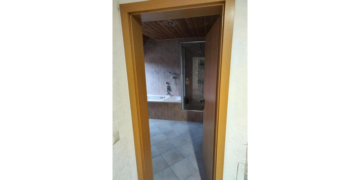 Dachgeschoßwohnung Giengen an der Brenz - 3 Zimmer, 96 m&sup2;, 280.000&euro; | Angebot:26906514