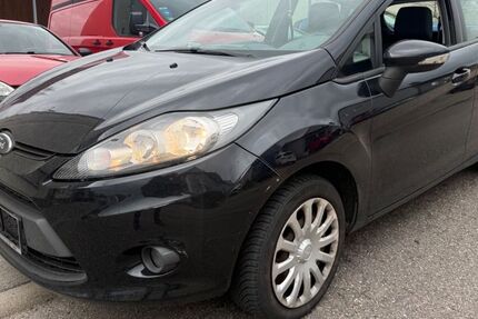 Ford Fiesta 210.000 km 2.555 &euro; Essingen 73457