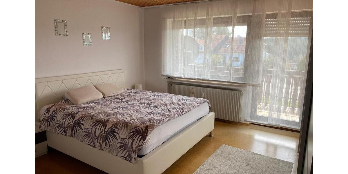 Erdgeschoßwohnung Rosenberg - 5.5 Zimmer, 142 m&sup2;, 1.200&euro; | Angebot:25944180