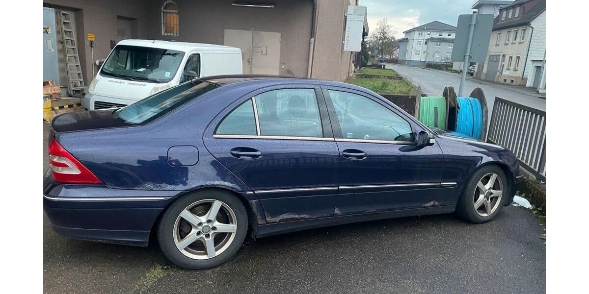 Mercedes-Benz 320 243.720 km 3.450 &euro; Lorch 73547