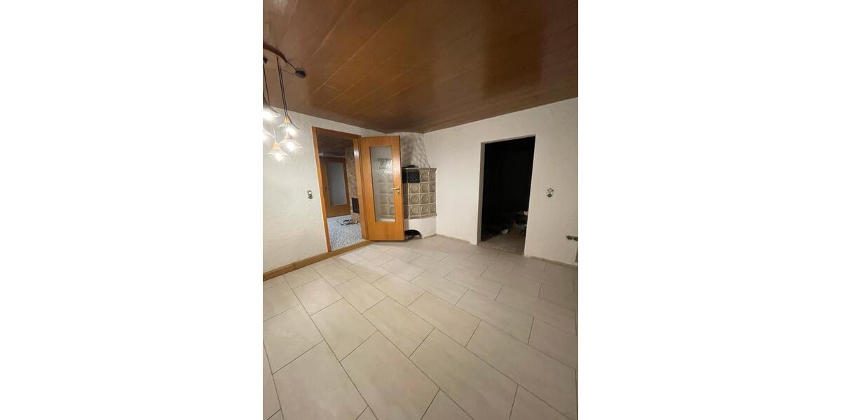 Einfamilienhaus Jagstzell - 7 Zimmer, 150 m&sup2;, 1.300&euro; | Angebot:25992350