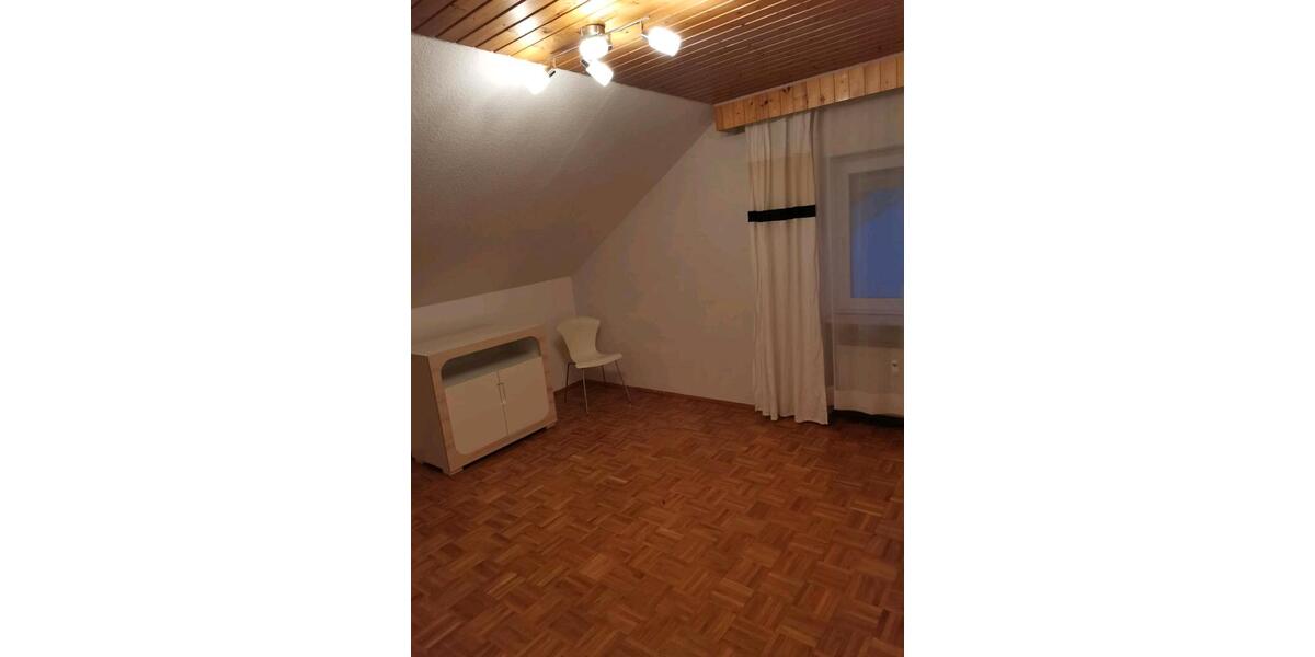 Dachgeschoßwohnung Rosenberg - 3 Zimmer, 77 m&sup2;, 850&euro; | Angebot:26019853
