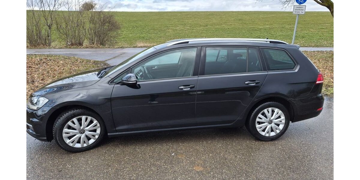 VW Golf 124.000 km 9.000 &euro; Jagstzell 73489