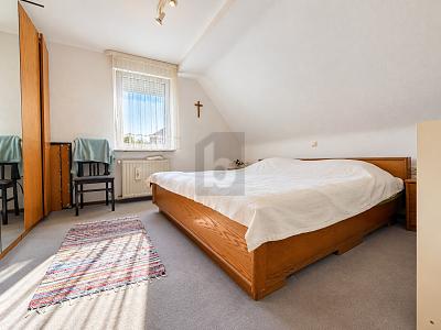 FAMILIENFREUNDLICHES STADTHAUS MIT GARTEN + GARAGE - Einfamilienhaus Aalen | Angebot:27540144