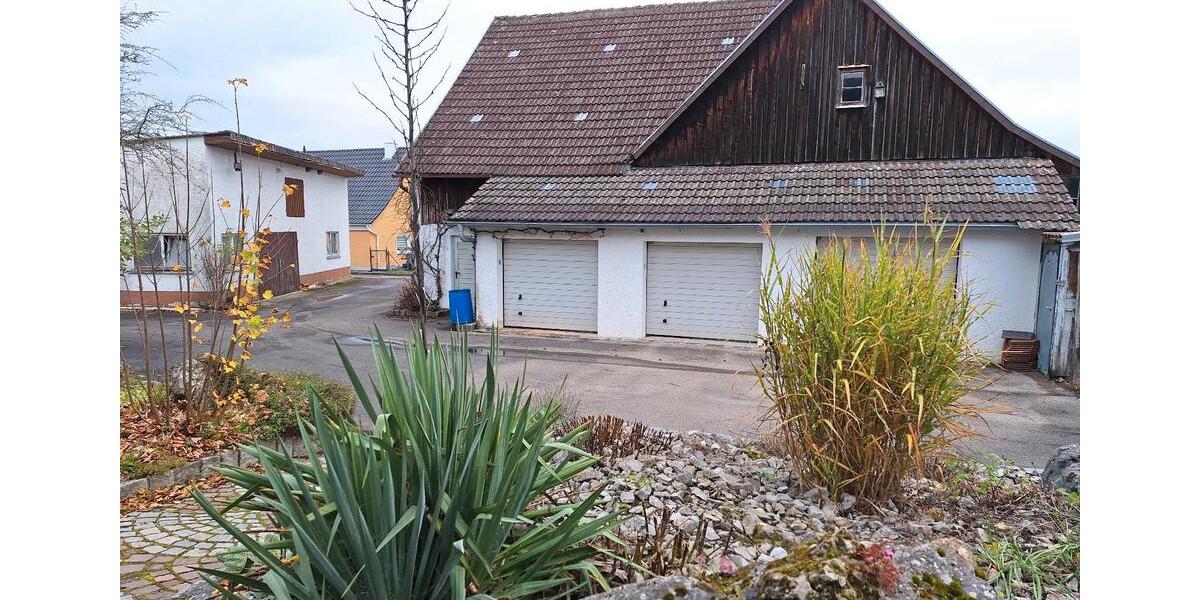 Einfamilienhaus Ellwangen (Jagst) - 12 Zimmer, 320 m&sup2;, 699.000&euro; | Angebot:25991198