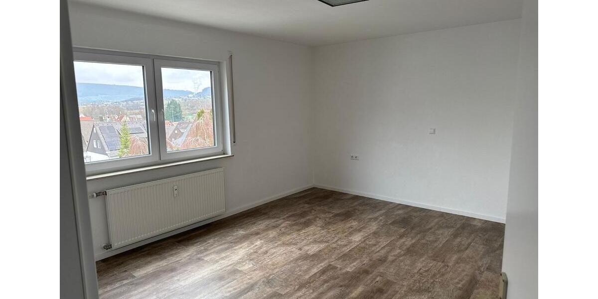Etagenwohnung Aalen Dewangen - 3.5 Zimmer, 95 m&sup2;, 1.045&euro; | Angebot:25638347