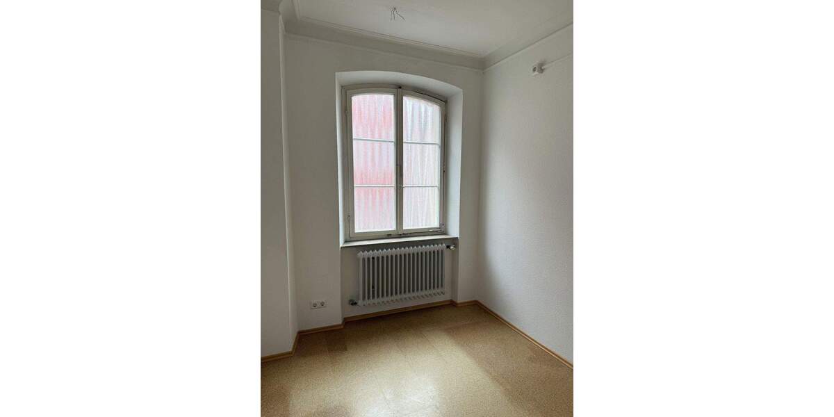 Etagenwohnung Ellwangen - 6 Zimmer, 136 m&sup2;, 1.360&euro; | Angebot:25657526