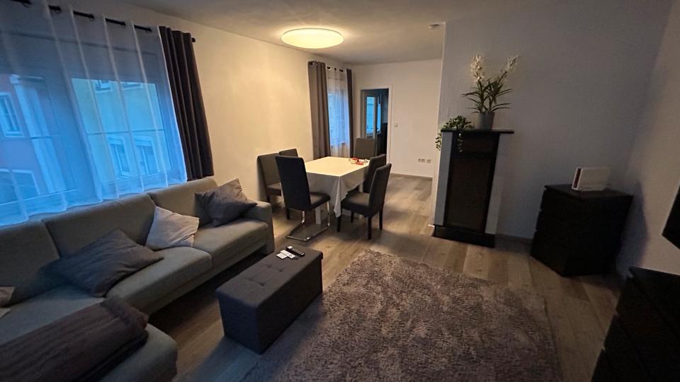 Hochparterre Ellwangen (Jagst) - 2 Zimmer, 60 m&sup2;, 560&euro; | Angebot:26477351