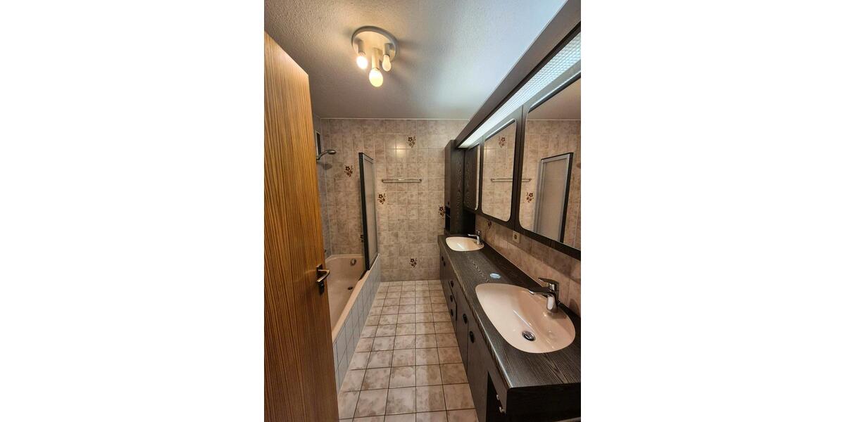 Etagenwohnung Aalen Unterkochen - 3.5 Zimmer, 95 m&sup2;, 280.000&euro; | Angebot:25408184