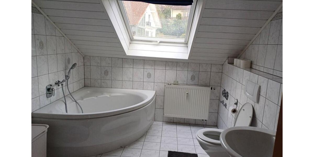 Dachgeschoßwohnung Hüttlingen - 3 Zimmer, 85 m&sup2;, 900&euro; | Angebot:24982608