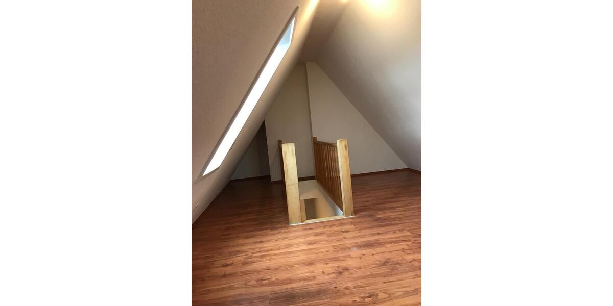 Dachgeschoßwohnung Alfdorf - 2.5 Zimmer, 71 m&sup2;, 880&euro; | Angebot:26341789