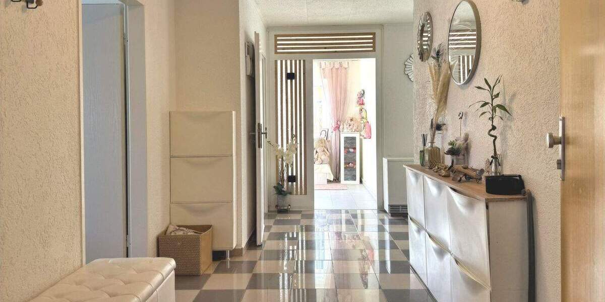 Etagenwohnung Aalen Unterkochen - 3 Zimmer, 94 m&sup2;, 280.000&euro; | Angebot:25686390