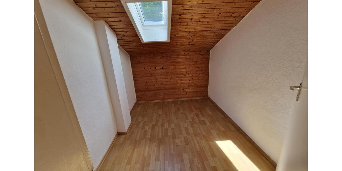 Dachgeschoßwohnung Steinheim am Albuch - 2.5 Zimmer, 65 m&sup2;, 675&euro; | Angebot:25592101