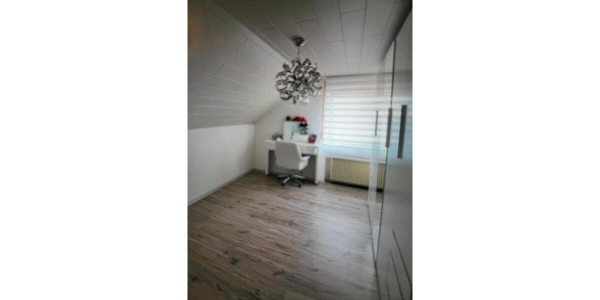 Dachgeschoßwohnung Unterschneidheim - 3 Zimmer, 90 m&sup2;, 890&euro; | Angebot:24704744