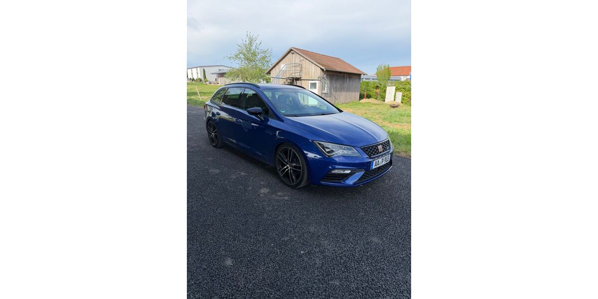 Seat Leon 61.000 km 22.800 &euro; Neuler 73491