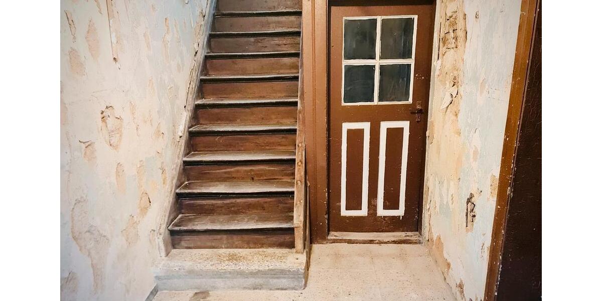 Doppelhaushälfte Ellwangen (Jagst) - 6 Zimmer, 180 m&sup2;, 120.000&euro; | Angebot:25171076