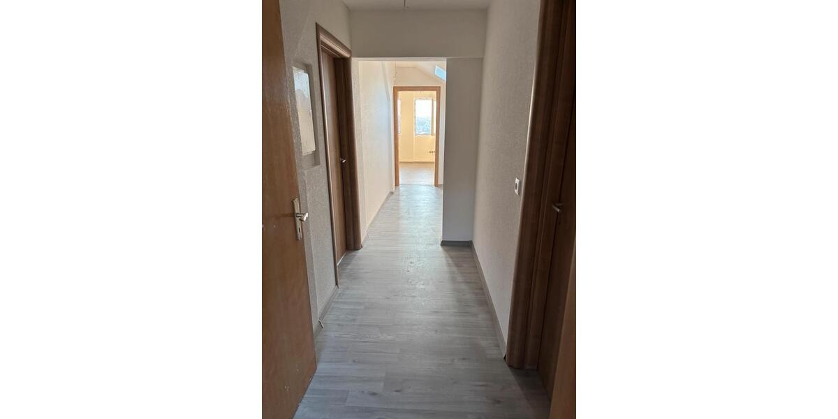 Dachgeschoßwohnung Aalen Attenhofen - 3 Zimmer, 75 m&sup2;, 850&euro; | Angebot:25844622