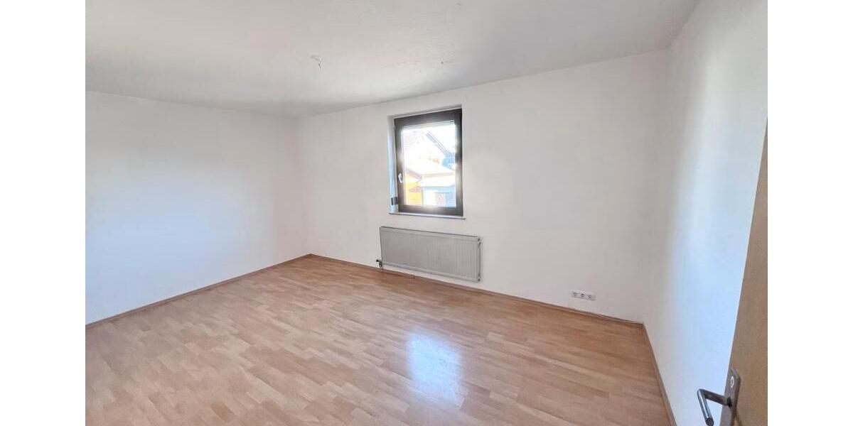 Etagenwohnung Aalen Unterkochen - 5 Zimmer, 105 m&sup2;, 1.200&euro; | Angebot:26032187