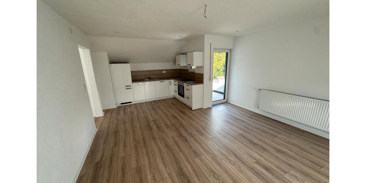 Dachgeschoßwohnung Ellwangen (Jagst) - 3 Zimmer, 85 m&sup2;, 950&euro; | Angebot:25843439