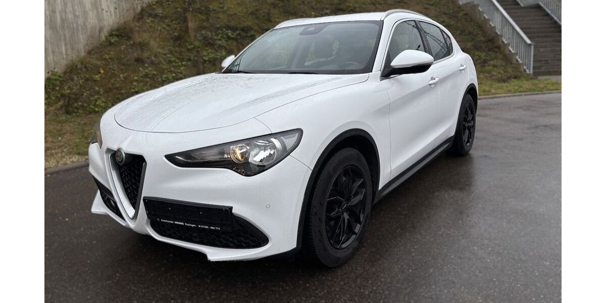 Alfa Romeo Stelvio 103.000 km 17.300 &euro; Essingen­­­ 73457