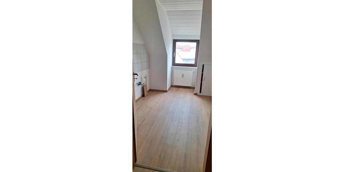 Dachgeschoßwohnung Bopfingen - 4 Zimmer, 72 m&sup2;, 680&euro; | Angebot:25285352