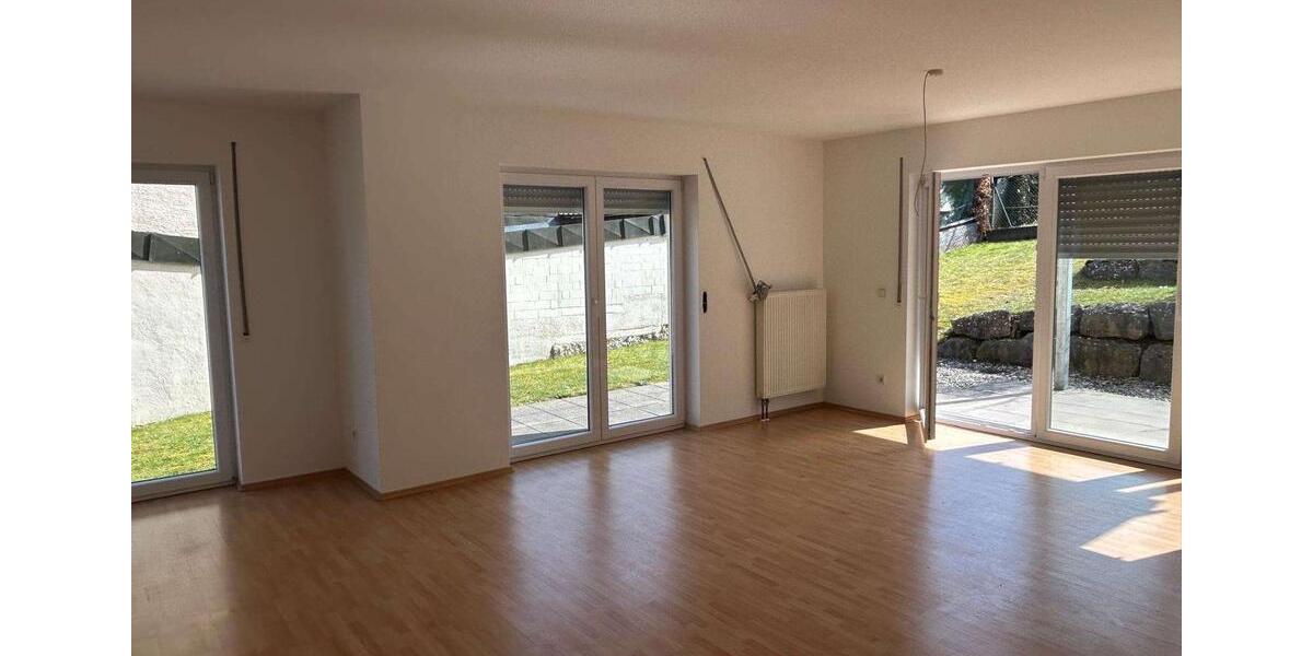 Etagenwohnung Oberkochen - 4.5 Zimmer, 103 m&sup2;, 1.200&euro; | Angebot:25887867