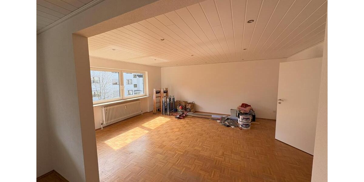 Etagenwohnung Ellwangen (Jagst) - 4 Zimmer, 108 m&sup2;, 1.000&euro; | Angebot:26040716