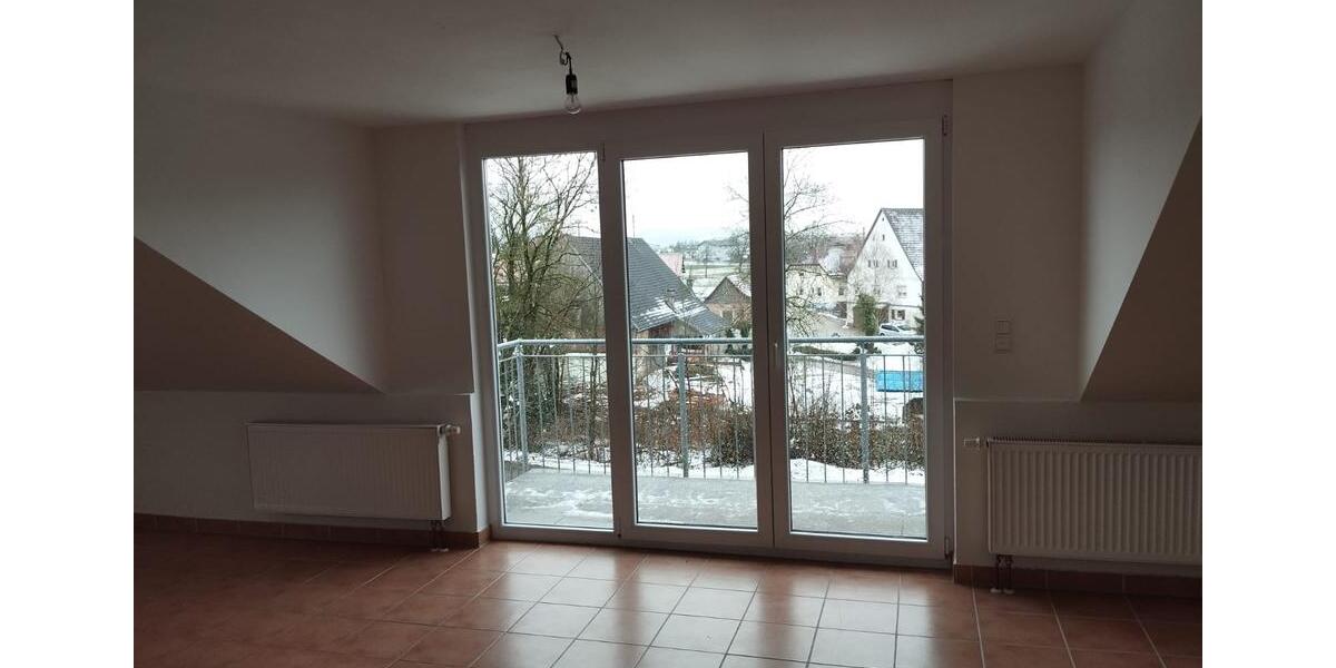Dachgeschoßwohnung Täferrot - 3 Zimmer, 85 m&sup2;, 850&euro; | Angebot:26049607