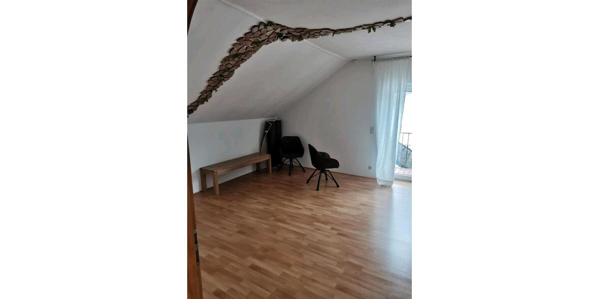 Dachgeschoßwohnung Rosenberg - 3 Zimmer, 77 m&sup2;, 850&euro; | Angebot:26019853