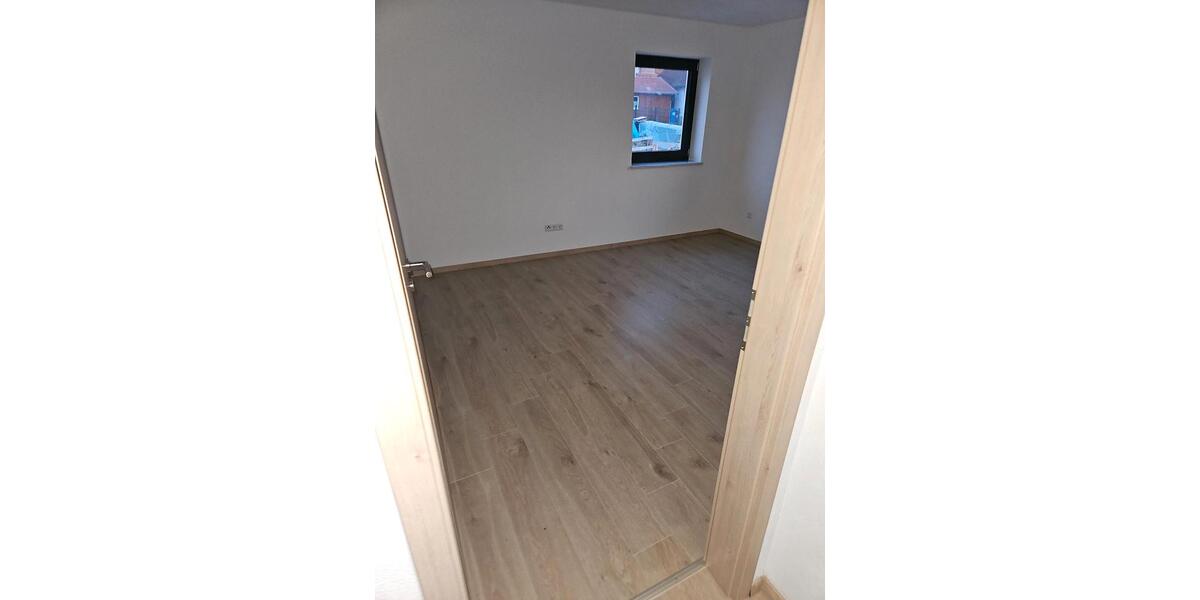 Erdgeschoßwohnung Wallerstein - 4.5 Zimmer, 120 m&sup2;, 1.100&euro; | Angebot:26032310