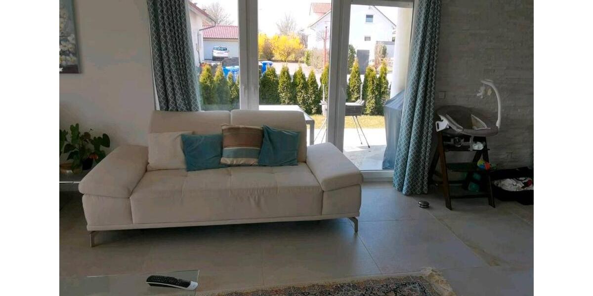 Einfamilienhaus Göggingen - 5 Zimmer, 228 m&sup2;, 2.200&euro; | Angebot:26041520