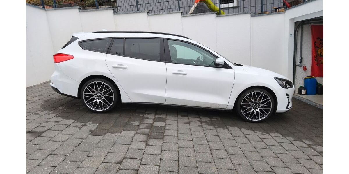 Ford Focus 57.500 km 11.600 &euro; Lorch 73547