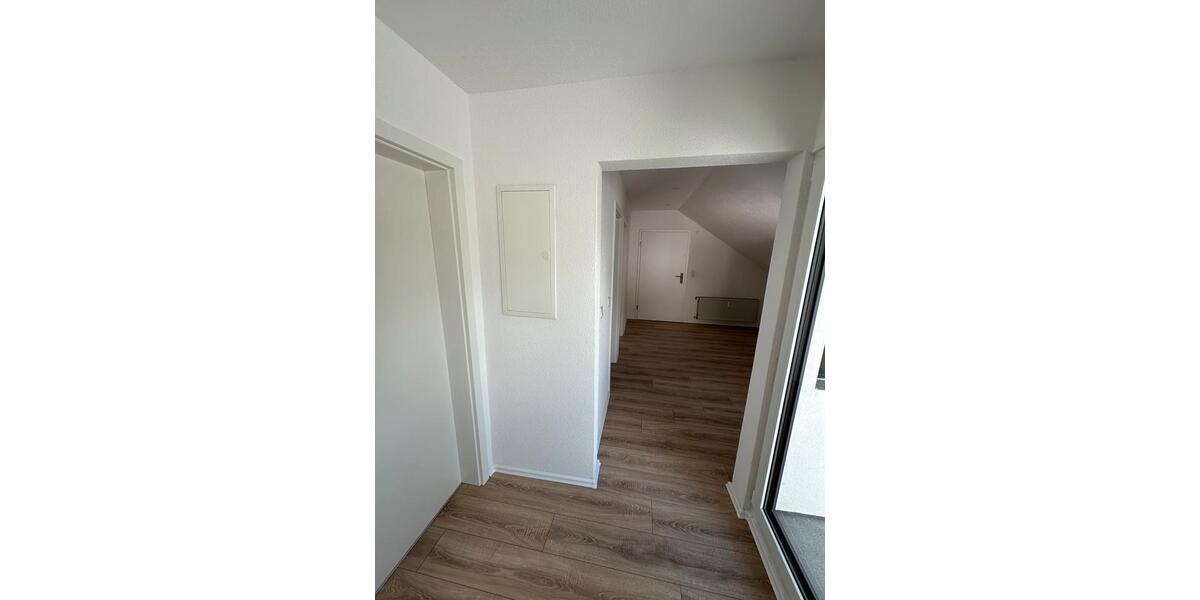Dachgeschoßwohnung Ellwangen (Jagst) - 3 Zimmer, 85 m&sup2;, 950&euro; | Angebot:25843439