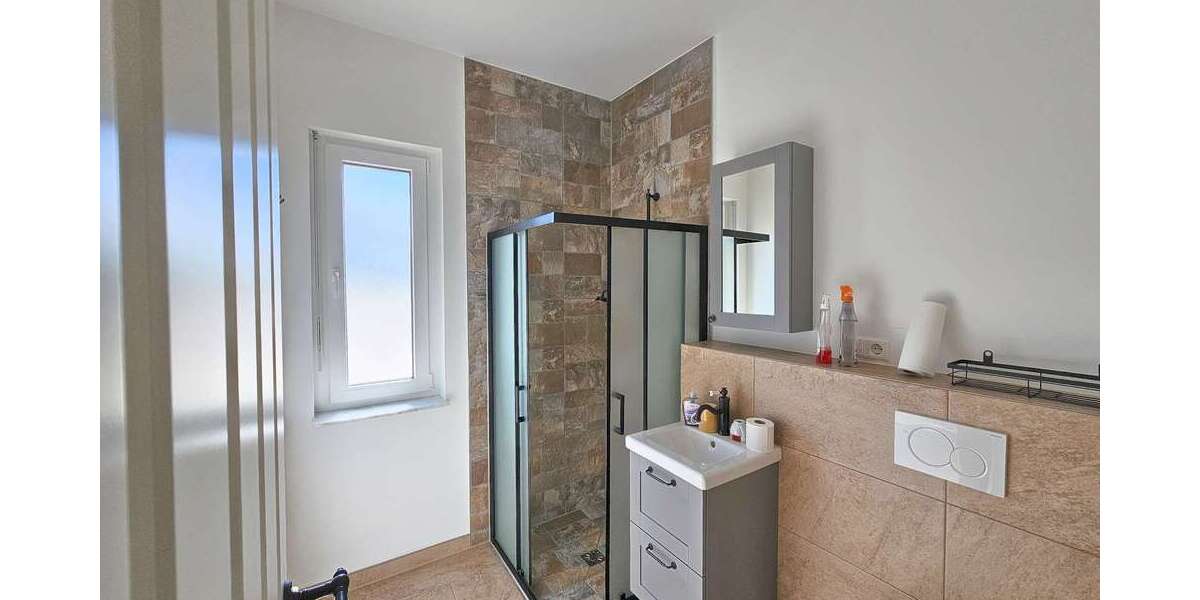Neuwertige Stadtvilla mit ca. 160 m² Wohnfläche, Garten & 3 Stellplätzen, Energieklasse A - Einfamilienhaus Ottenbach | Angebot:27532436
