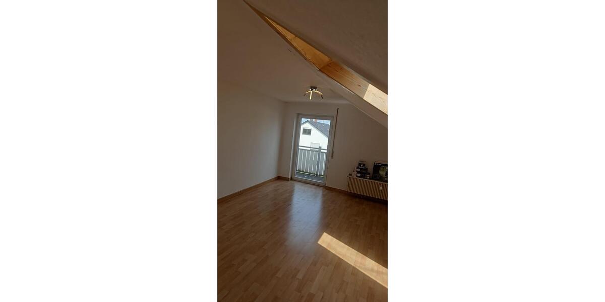 Dachgeschoßwohnung Giengen an der Brenz - 3 Zimmer, 50 m&sup2;, 780&euro; | Angebot:25143860