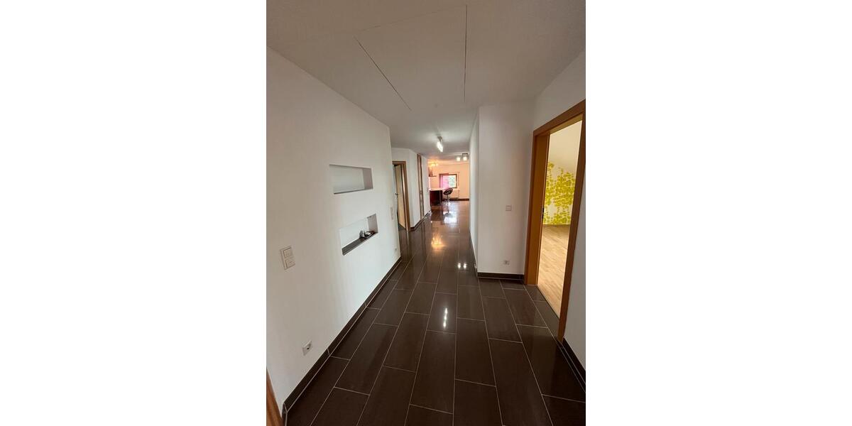 Dachgeschoßwohnung Stödtlen - 4 Zimmer, 120 m&sup2;, 799&euro; | Angebot:25886785