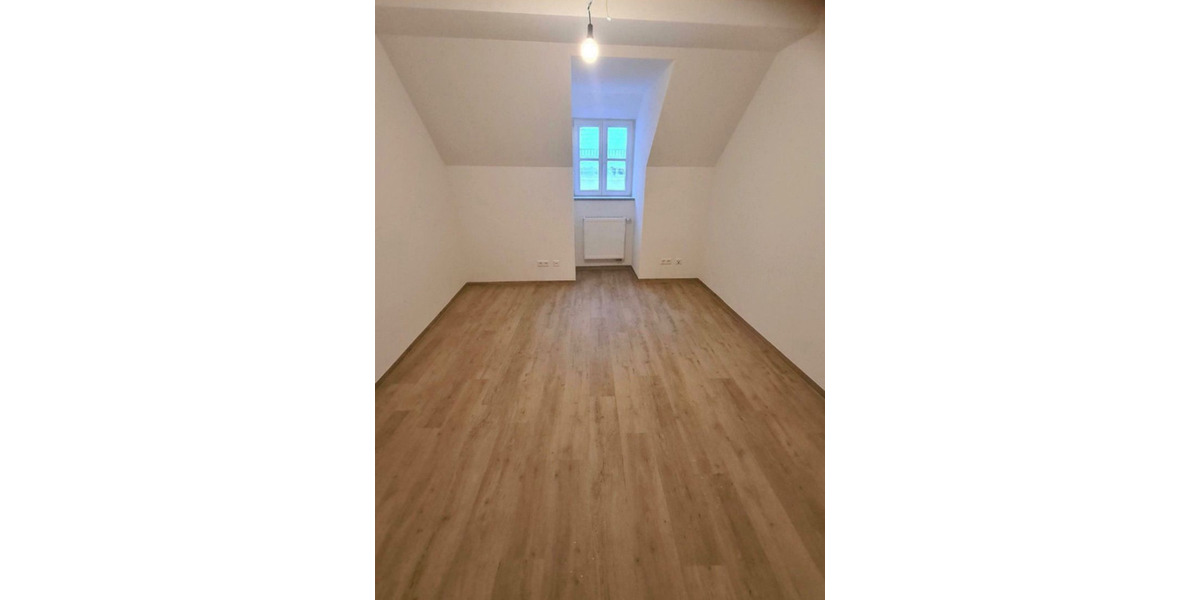 Dachgeschoßwohnung Nördlingen - 3 Zimmer, 107 m&sup2;, 1.180&euro; | Angebot:25842088